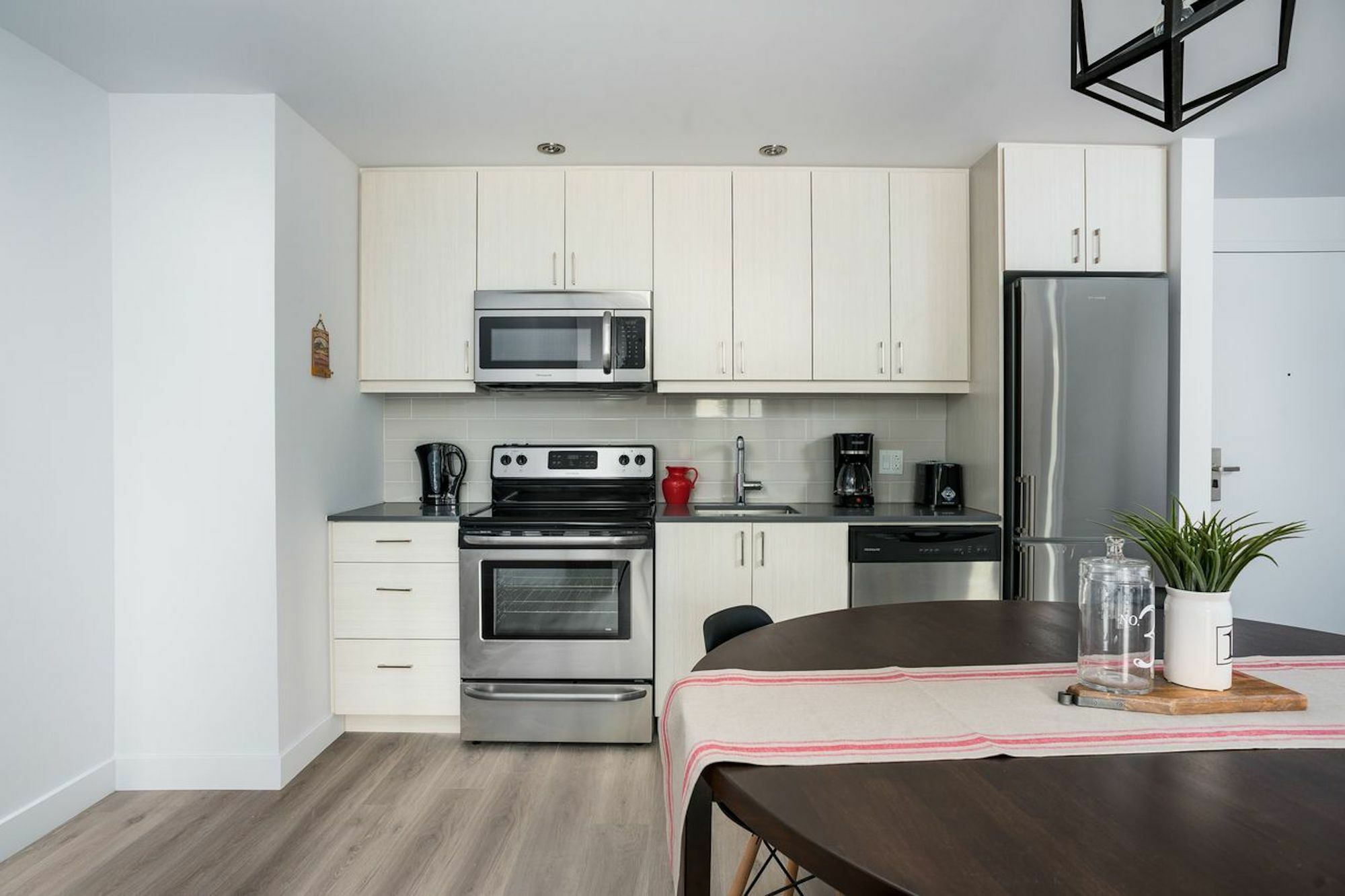 شقة Vibrant 2Br In Old Montreal By Sonder المظهر الخارجي الصورة